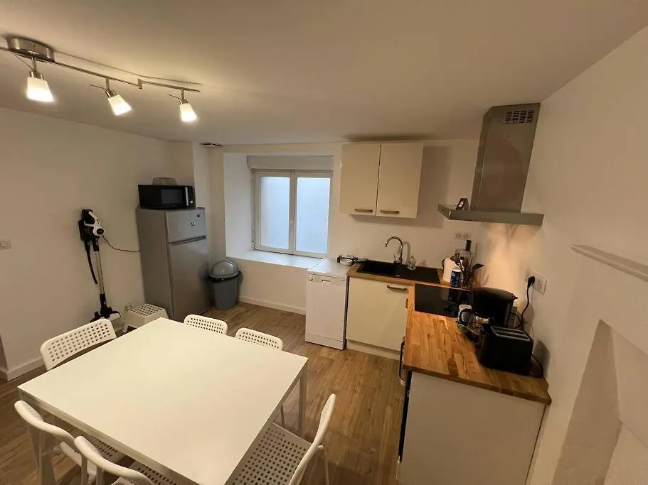 Charmante Maison A Evran Proche Dinan Et St Malo. Holiday home